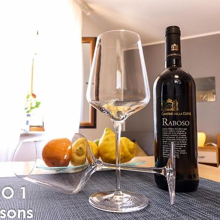 Glamour Apartments Върсар Екстериор снимка