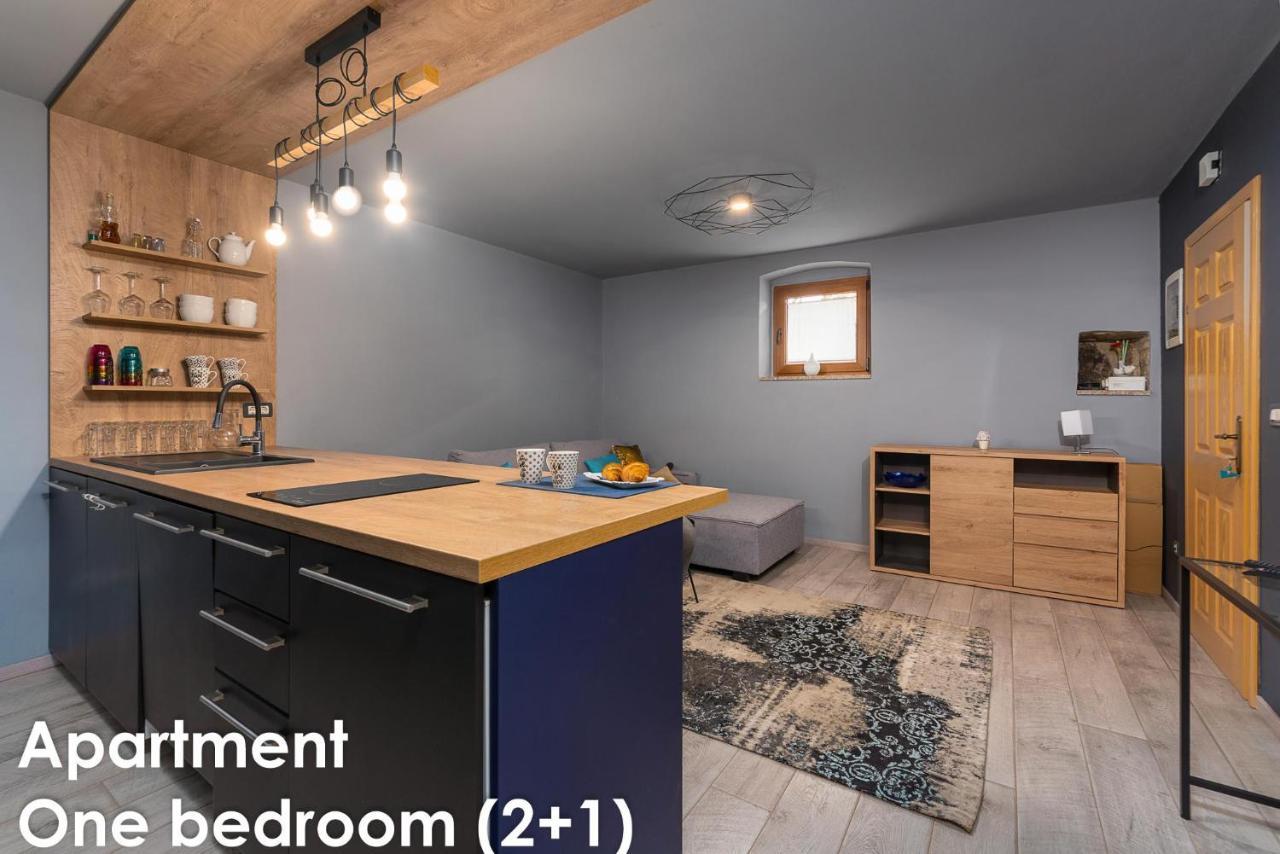 Glamour Apartments Върсар Екстериор снимка